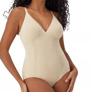 BALI firm control cool comfort Wirefree bodysuit shapewear style DF5105 Sz L NWT